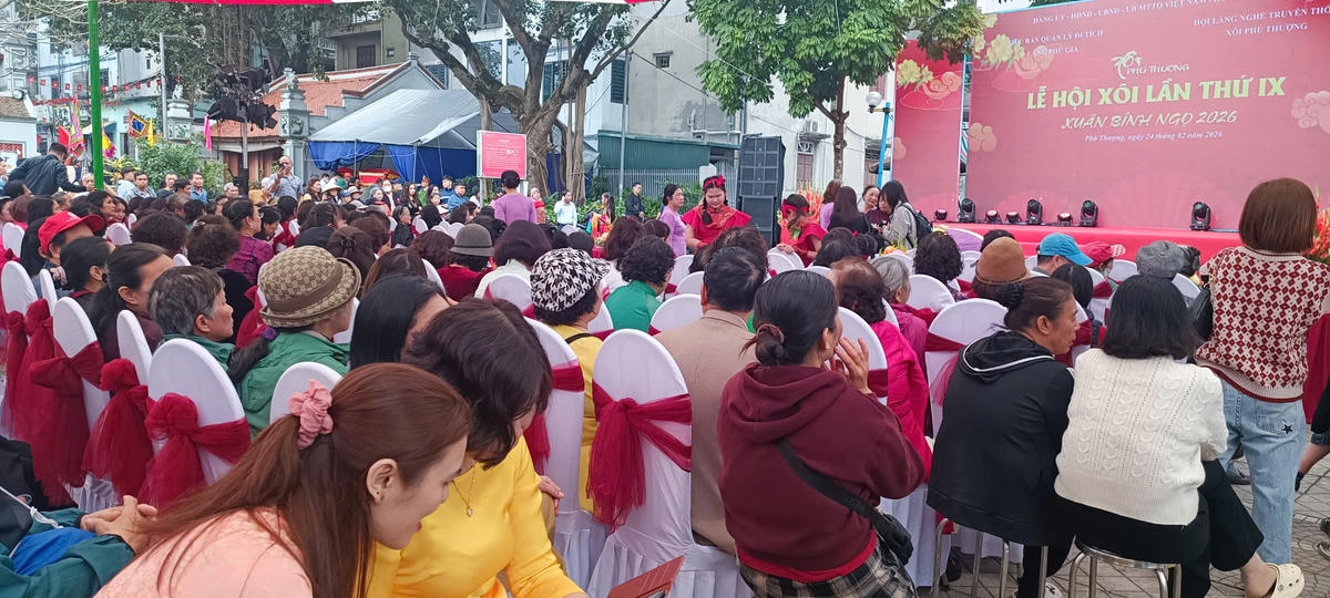 Đông đảo người dân tham gia Lễ hội&nbsp;