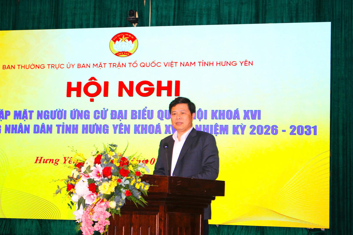 Phó Bí thư Tỉnh ủy Hưng Yên, Bí thư Đảng ủy các cơ quan Đảng tỉnh, Chủ tịch Ủy ban MTTQ Việt Nam tỉnh Trần Quốc Toản phát biểu chỉ đạo triển khai kế hoạch tổ chức hoạt động tiếp xúc cử tri. Ảnh: Duy Hưng