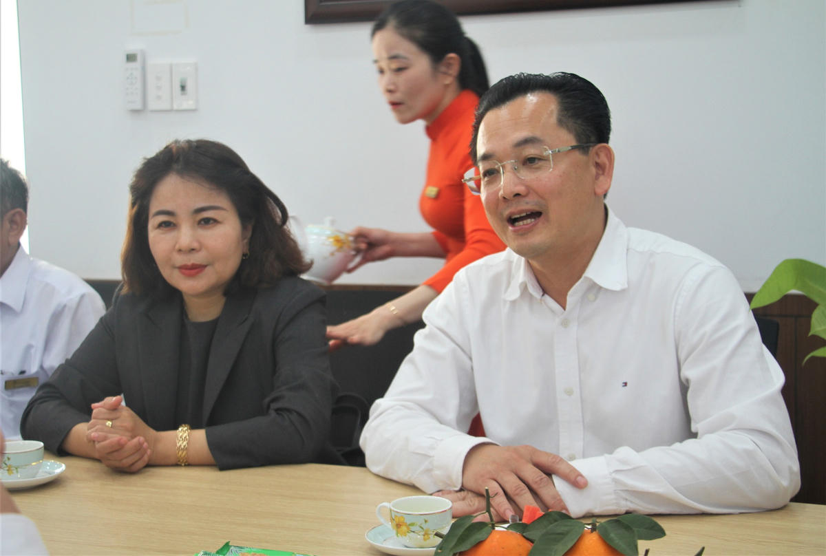 Lãnh đạo&nbsp;Công ty Cổ phần Indusvalley Chu Lai báo cáo với Đoàn công tác của TP Đà Nẵng. Ảnh: Chí Đại.