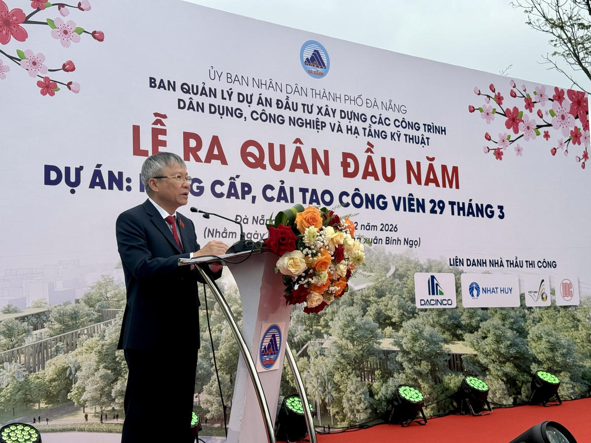 Ông Nguyễn Đức Dũng, Chủ tịch HĐND TP Đà Nẵng phát biểu tại lễ ra quân. Ảnh: Nguyễn Tú.