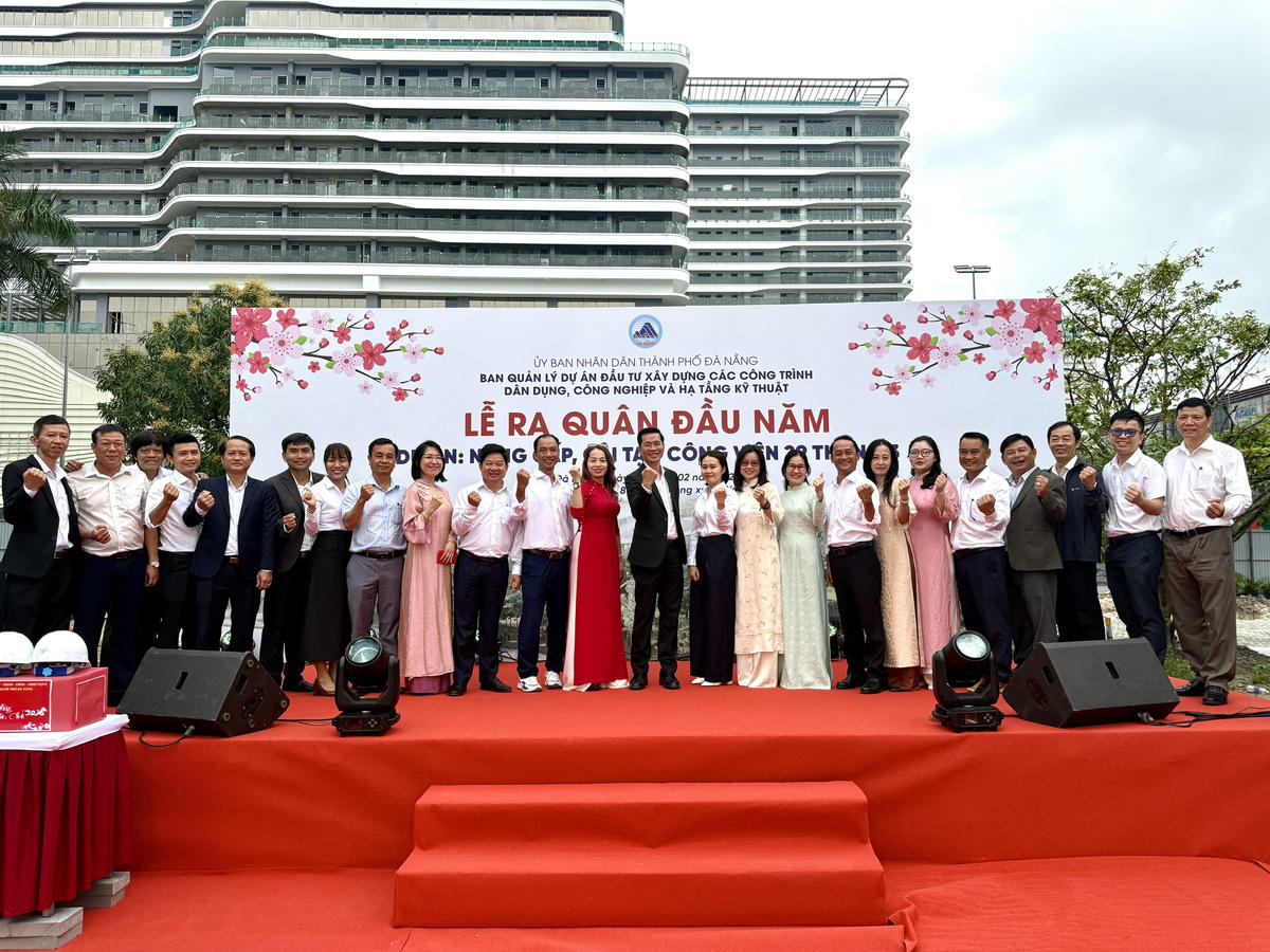 Ban quản lý cam kết hoàn thành dự án đúng tiến độ tháng 9/2026.&nbsp;Ảnh: Nguyễn Tú.