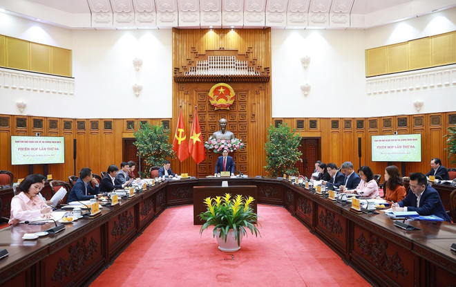 Thủ tướng Phạm Minh Chính chủ trì Phiên họp lần thứ ba của Ban Chỉ đạo quốc gia về tài chính toàn diện. (Ảnh: Dương Giang/TTXVN)