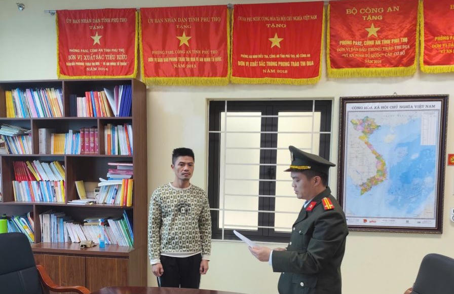 Đối tượng Trần Quốc Nghĩa tại Cơ quan điều tra. Ảnh: Công an tỉnh Phú Thọ.