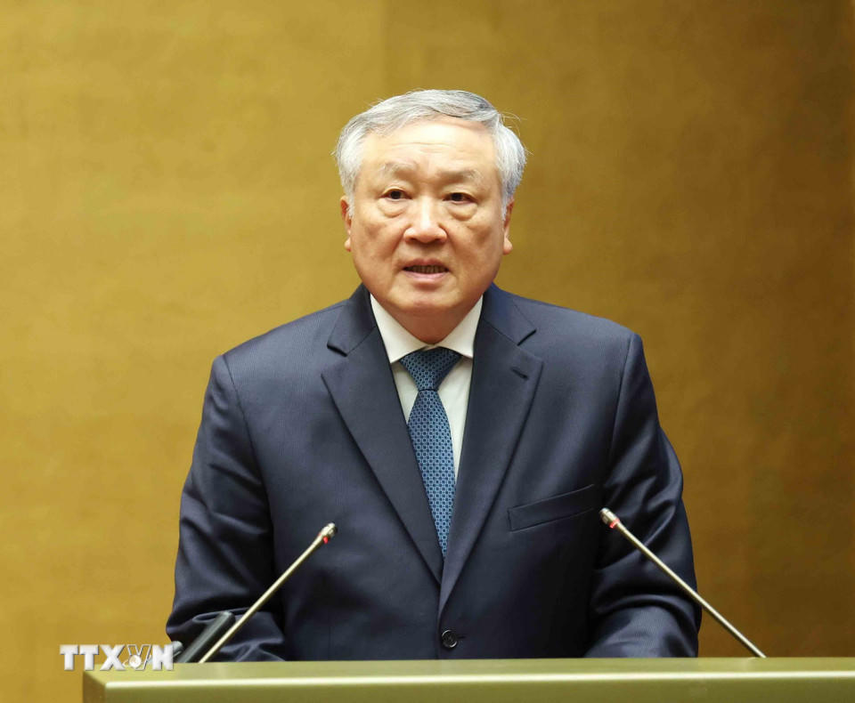 Phó Thủ tướng Thường trực Chính phủ Nguyễn Hoà Bình trình bày nội dung trọng tâm Chương trình hành động thực hiện Nghị quyết số 79-NQ/TW về phát triển kinh tế Nhà nước và Nghị quyết số 80-NQ/TW về phát triển văn hóa Việt Nam. (Ảnh: Phương Hoa/TTXVN).