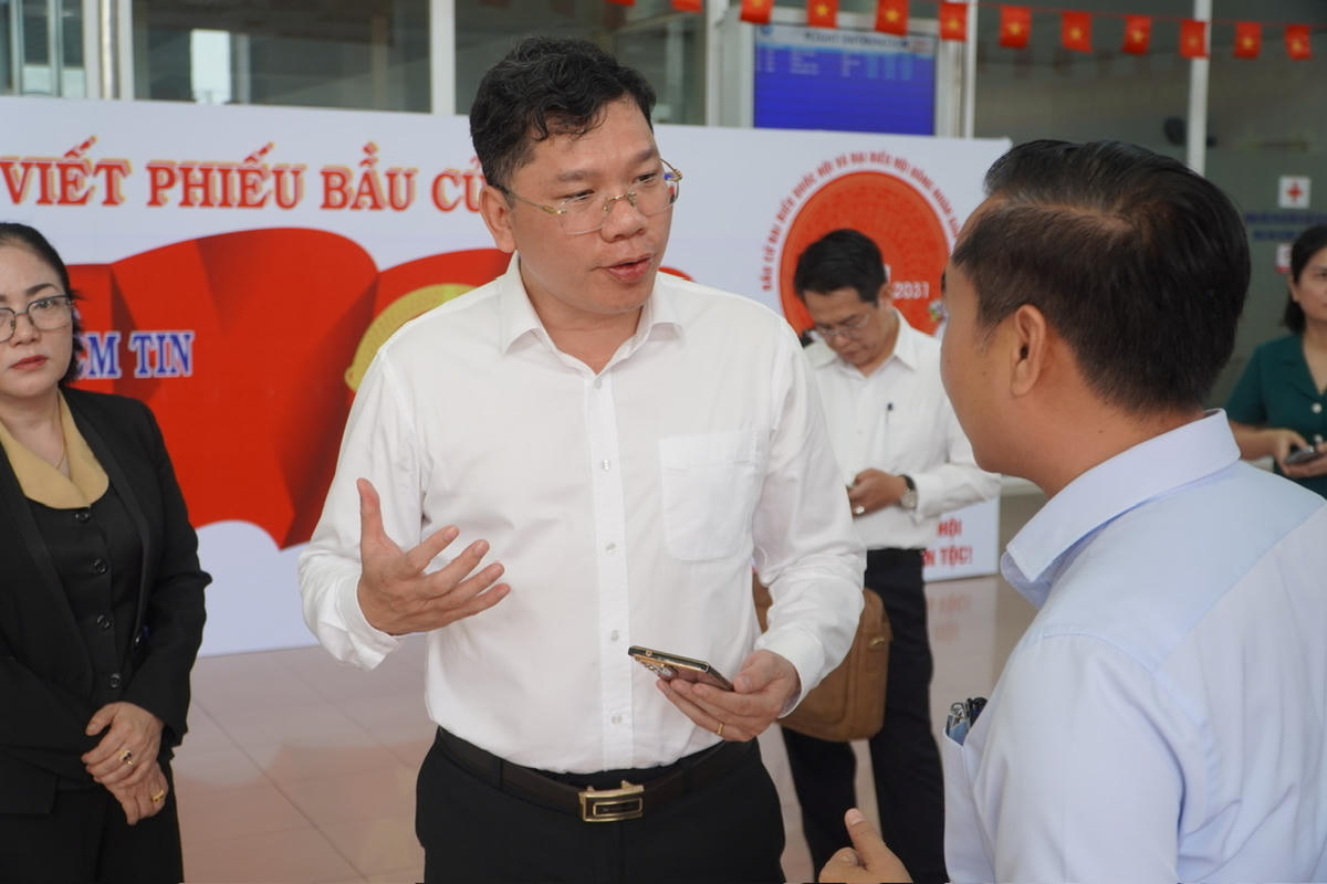 TPHCM kiểm tra công tác chuẩn bị tại 4 khu vực bầu cử sớm 