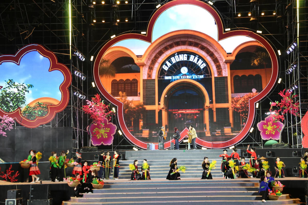 Hát then, sli, lượn là nét văn hoá không thể thiếu trong ngày hội văn hoá xứ Lạng