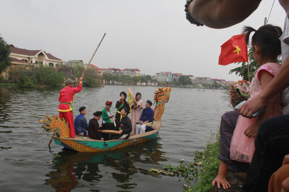 Đến hẹn lại về hội Lim