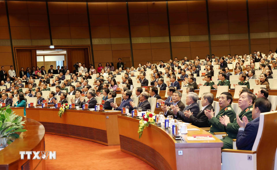 Các đồng chí lãnh đạo, nguyên lãnh đạo Đảng, Nhà nước dự hội nghị. (Ảnh: Phương Hoa/TTXVN).