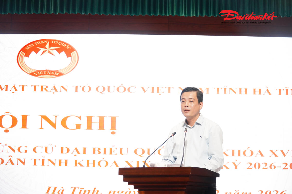 Chủ tịch Ủy ban MTTQ Việt Nam tỉnh, Phó Chủ tịch Ủy ban bầu cử tỉnh Hà Tĩnh Nguyễn Thành Đồng phát biểu bế mạc hội nghị. Ảnh: Hạnh Nguyên.