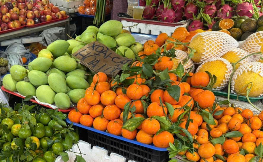 Giá trái cây tăng nhẹ. Ảnh: S.X