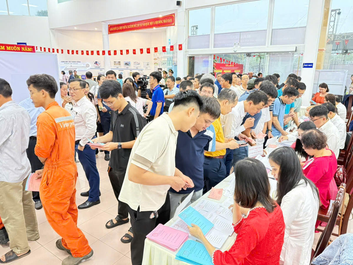 4.500 cử tri TP Hồ Chí Minh đi bỏ phiếu sớm