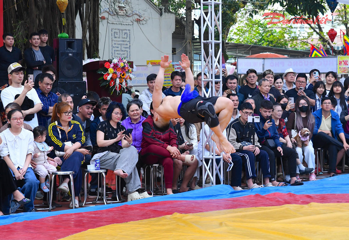 Một màn se đài ấn tượng. Ảnh: Phạm Sỹ.