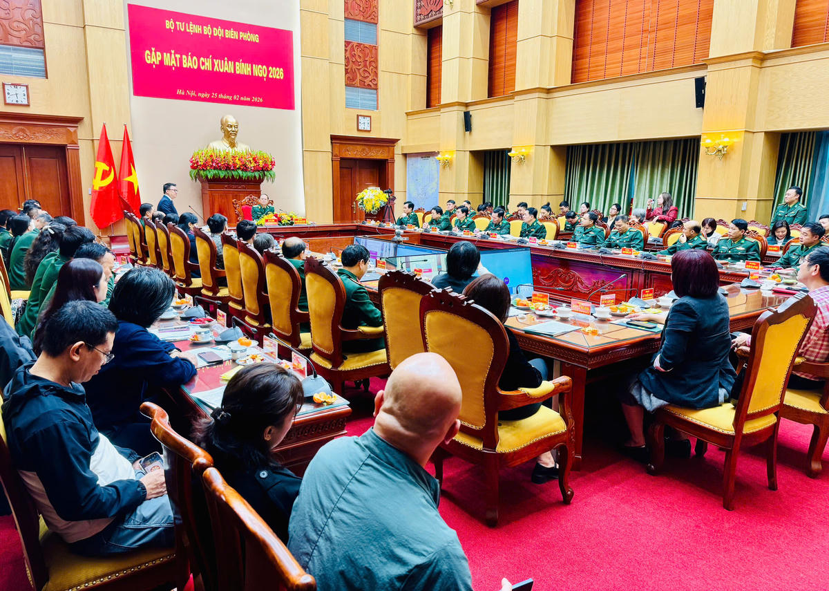 Toàn cảnh buổi gặp mặt. Ảnh: TN.