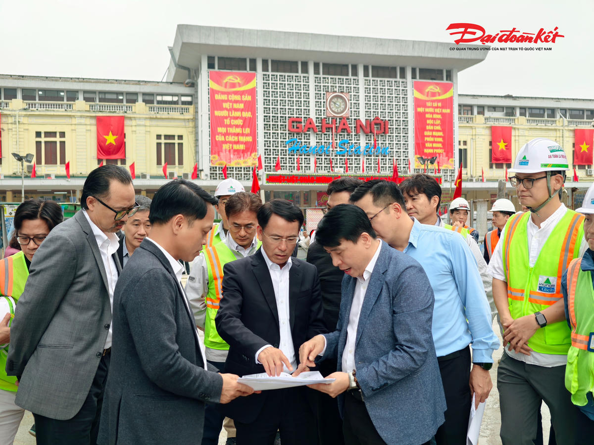 Phó Bí thư Thường trực Thành ủy Hà Nội Nguyễn Trọng Đông kiểm tra thực địa thi công tại các ga ngầm thuộc tuyến Metro Nhổn – Ga Hà Nội, yêu cầu đẩy nhanh tiến độ và sớm hoàn trả mặt bằng.