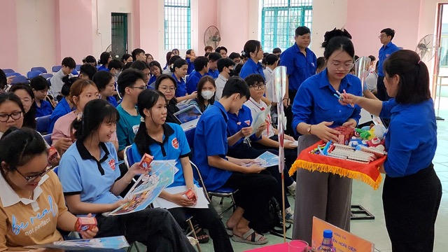 Chính phủ đặt mục tiêu, đến năm 2030, 50% học sinh trung học phổ thông; 25% học sinh trung học cơ sở; 15% học sinh tiểu học được định hướng khởi nghiệp. Ảnh minh họa: Nguyễn Ly