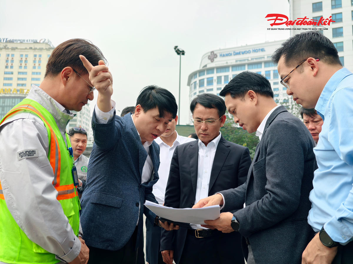 Phó Bí thư Thường trực Thành ủy Hà Nội Nguyễn Trọng Đông yêu cầu đẩy nhanh tiến độ dự án và sớm hoàn trả mặt bằng.