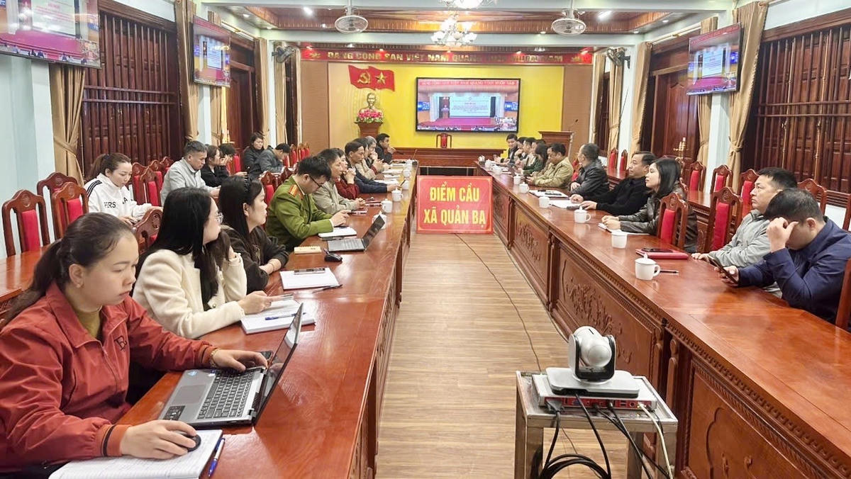 Các đại biểu dự tại điểm cầu xã Quản Bạ, tỉnh Tuyên Quang. Ảnh: Đ.S.