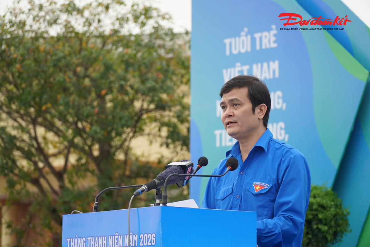 Bí thư thứ nhất Ban Chấp hành Trung ương Đoàn TNCS Hồ Chí Minh Bùi Quang Huy phát biểu tại chương trình. Ảnh: HN.