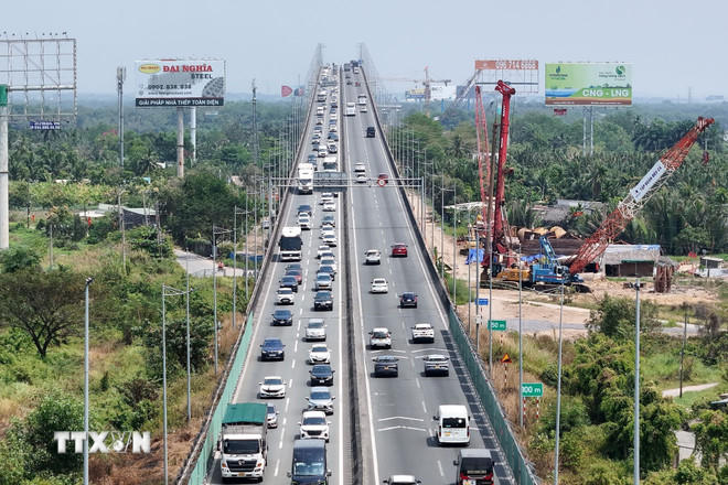 Cầu Long Thành thuộc cao tốc Thành phố Hồ Chí Minh-Long Thành, cửa ngõ phía Đông Thành phố Hồ Chí Minh. (Ảnh: Hồng Đạt/TTXVN)