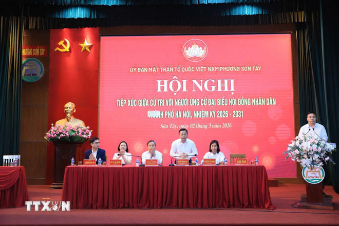 Hội nghị tiếp xúc cử tri diễn ra nghiêm túc, dân chủ, thể hiện tinh thần “gần dân, sát dân, lắng nghe dân và chịu trách nhiệm trước nhân dân." (Ảnh: Hùng Mạnh/TTXVN)