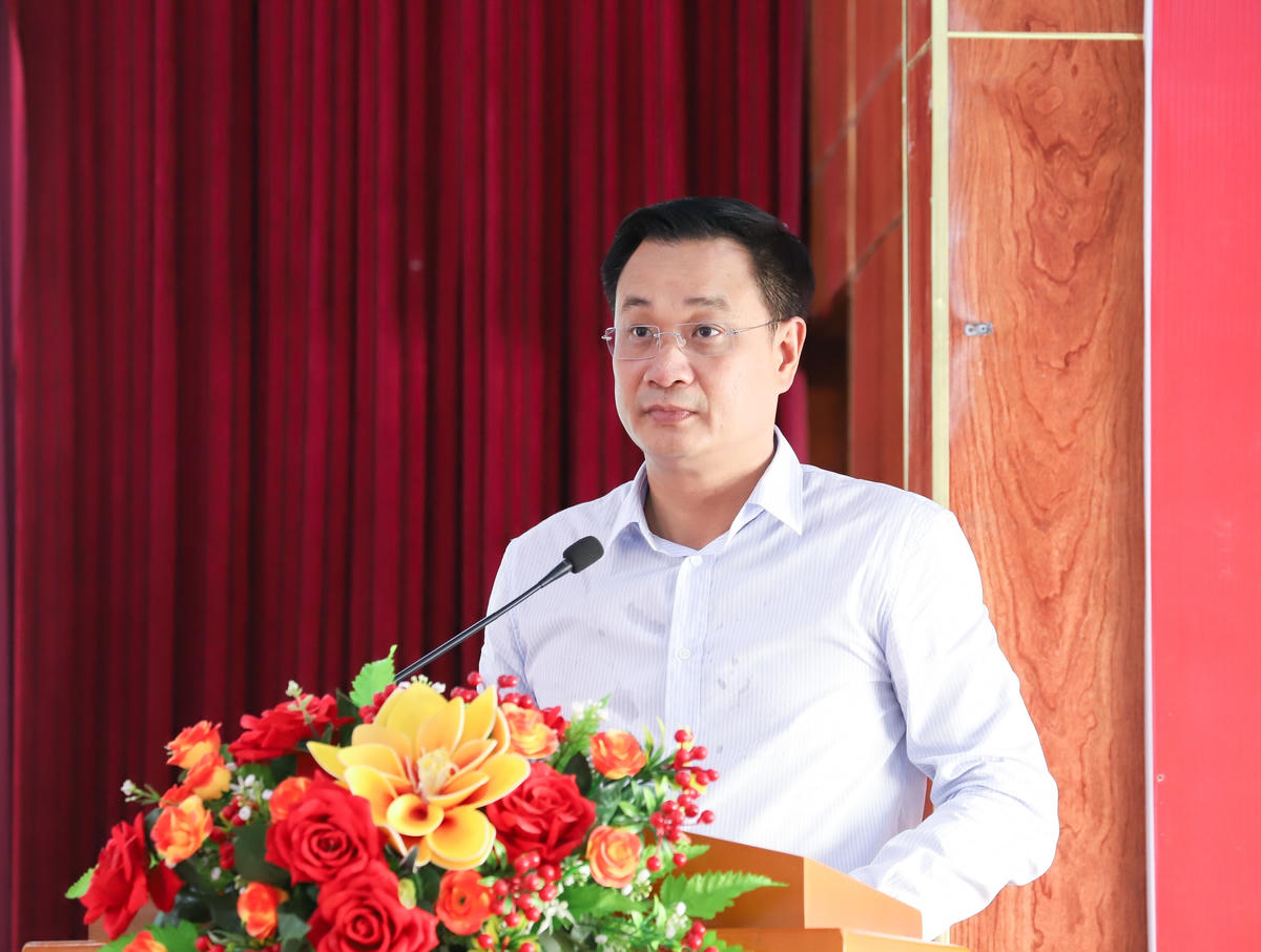 Bí thư Thành ủy Lê Ngọc Quang trình bày chương trình hành động. Ảnh: Nguyễn Tú.