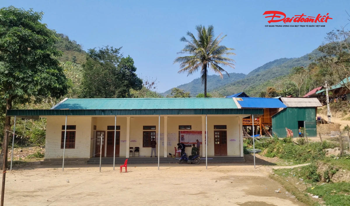 Là địa bàn vùng cao còn nhiều khó khăn, Bắc Lý có địa hình rộng, dân cư phân bố rải rác ở nhiều bản, giao thông đi lại khó khăn. Chính vì vậy, công tác chuẩn bị bầu cử được xã xác định phải chủ động, kỹ lưỡng, bảo đảm đúng luật, an toàn và tạo điều kiện thuận lợi nhất cho cử tri tham gia bỏ phiếu. Ảnh: ĐB