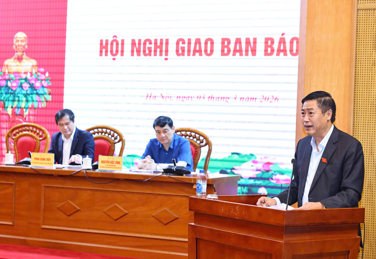 Chủ nhiệm Ủy ban Công tác đại biểu của Quốc hội Nguyễn Hữu Đông báo cáo chuyên đề bầu cử đại biểu Quốc hội khóa XVI và đại biểu HĐND các cấp nhiệm kỳ 2026-2031.