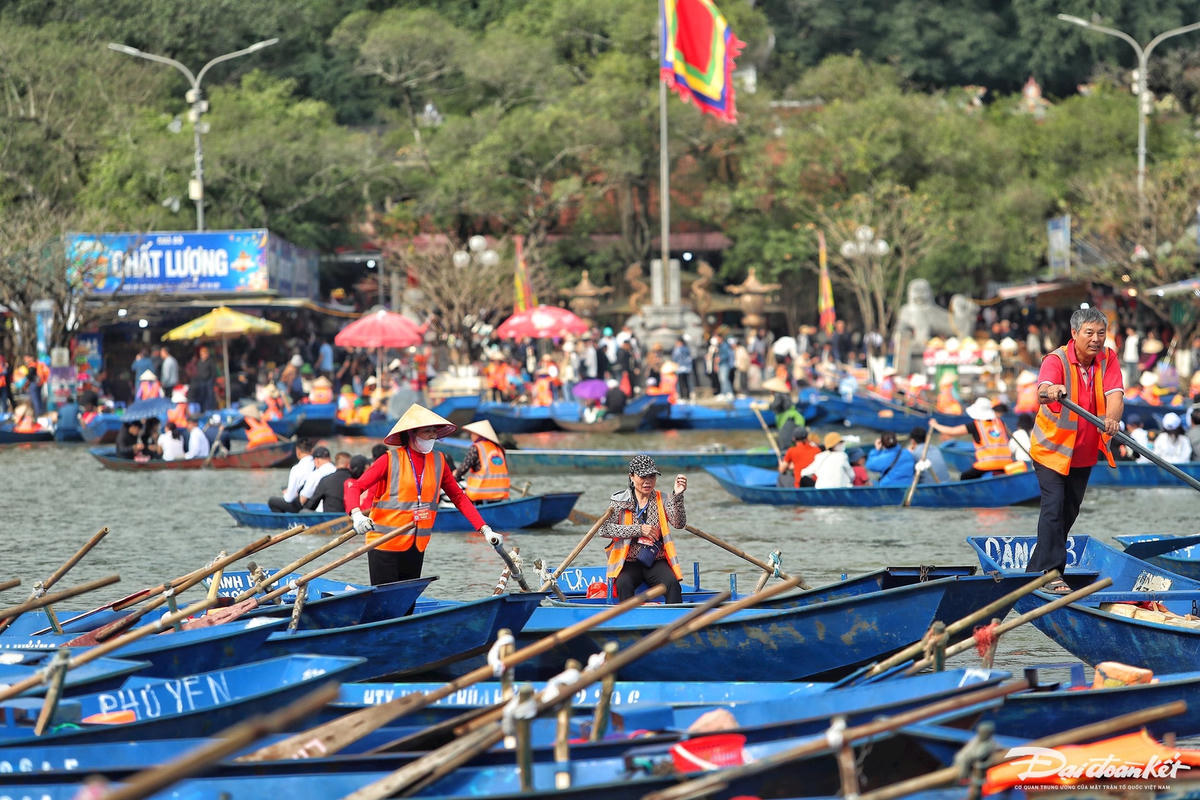 Hà Nội dự kiến đưa xuồng điện vào phục vụ Lễ hội chùa Hương 2026