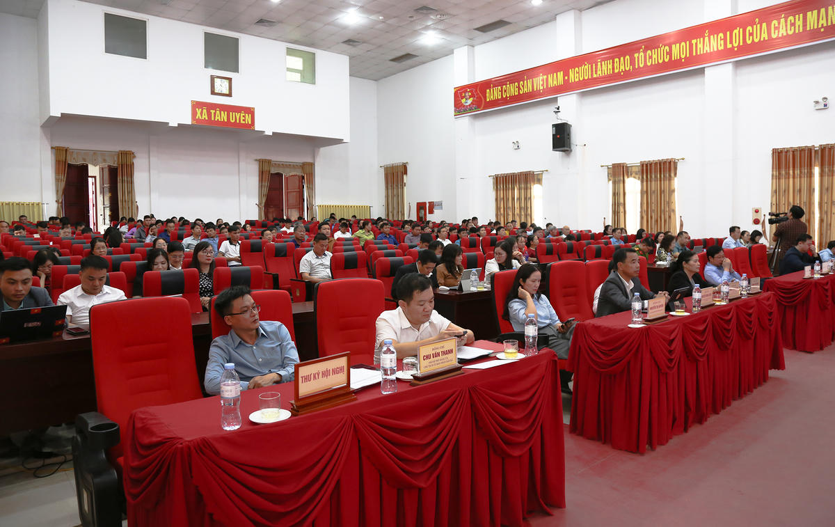 Hội nghị thu hút hơn 100 cử tri đang sinh sống trên địa bàn xã Tân Uyên.