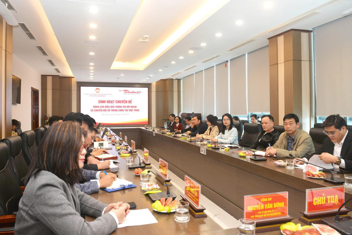 Quang cảnh buổi sinh hoạt chuyên đề.