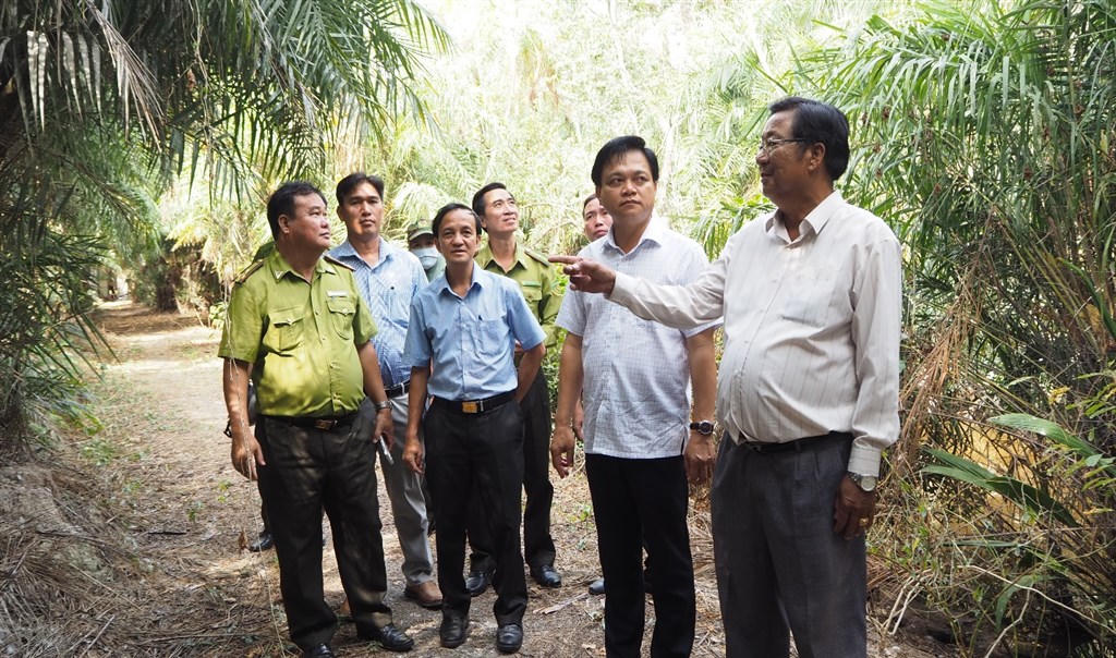 Lãnh đạo Sở Nông nghiệp và Môi trường Cà Mau kiểm tra công tác phòng cháy rừng mùa khô tại khu bảo tồn loại, sinh cảnh Vườn chim Bạc Liêu. Ảnh: Nguyên Du
