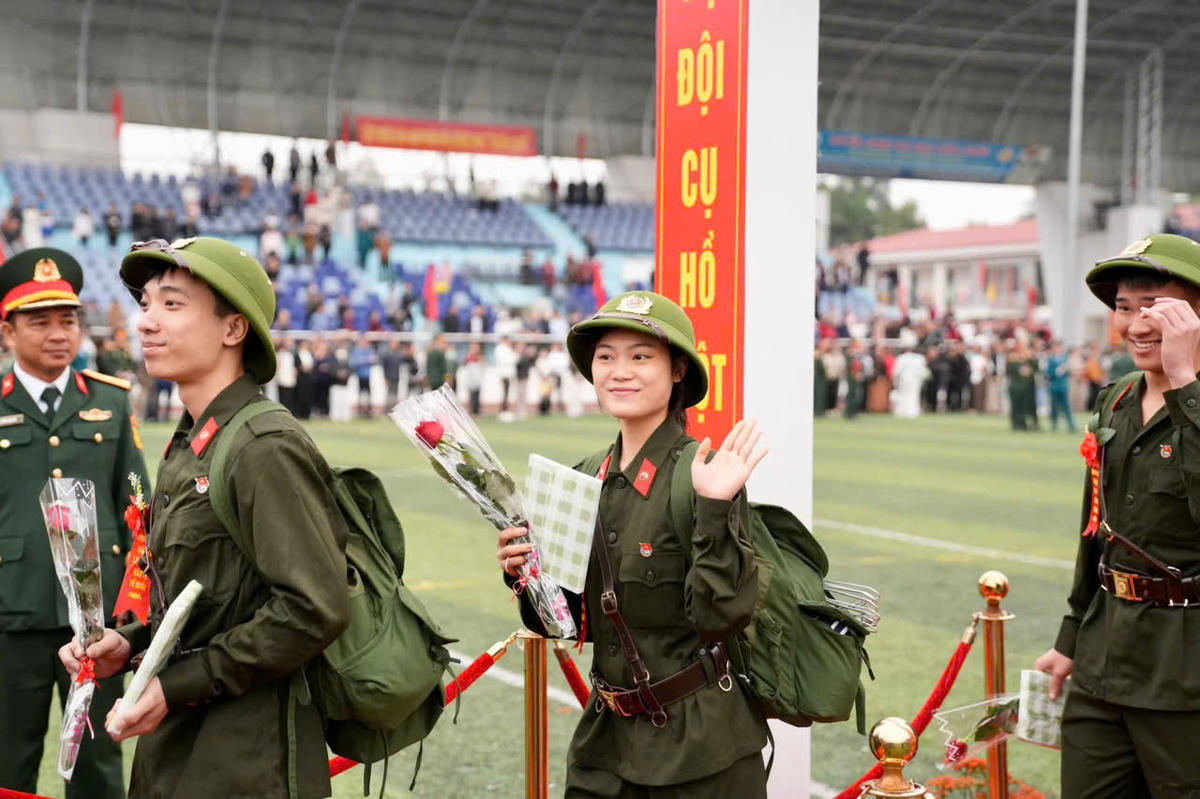 Trong đó có nhiều tân binh là nữ. Ảnh: Mạnh Việt.