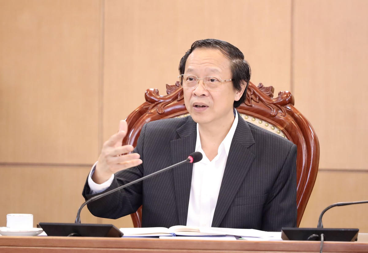 Thứ trưởng Thường trực Phạm Ngọc Thưởng phát biểu tại phiên họp.