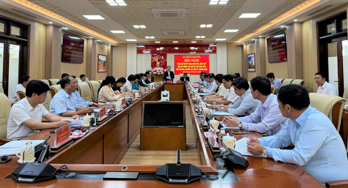 Quang cảnh hội nghị&nbsp;công bố quyết định kiểm tra, giám sát năm 2026 đối với Ban Thường vụ Tỉnh ủy Quảng Ngãi. Ảnh: CV.