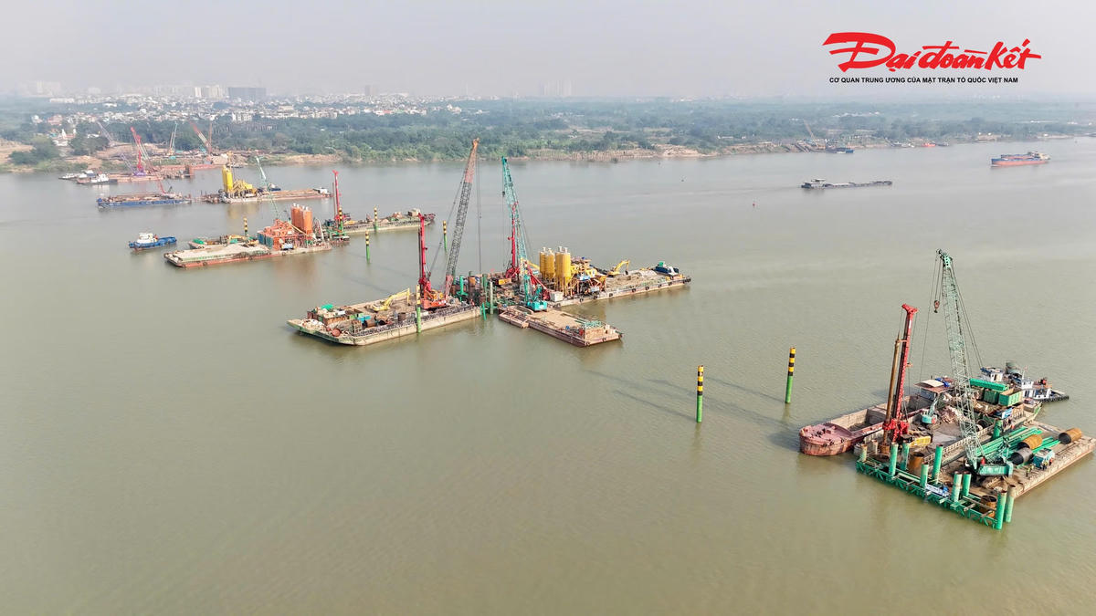Hình ảnh thi công cầu Trần Hưng Đạo.