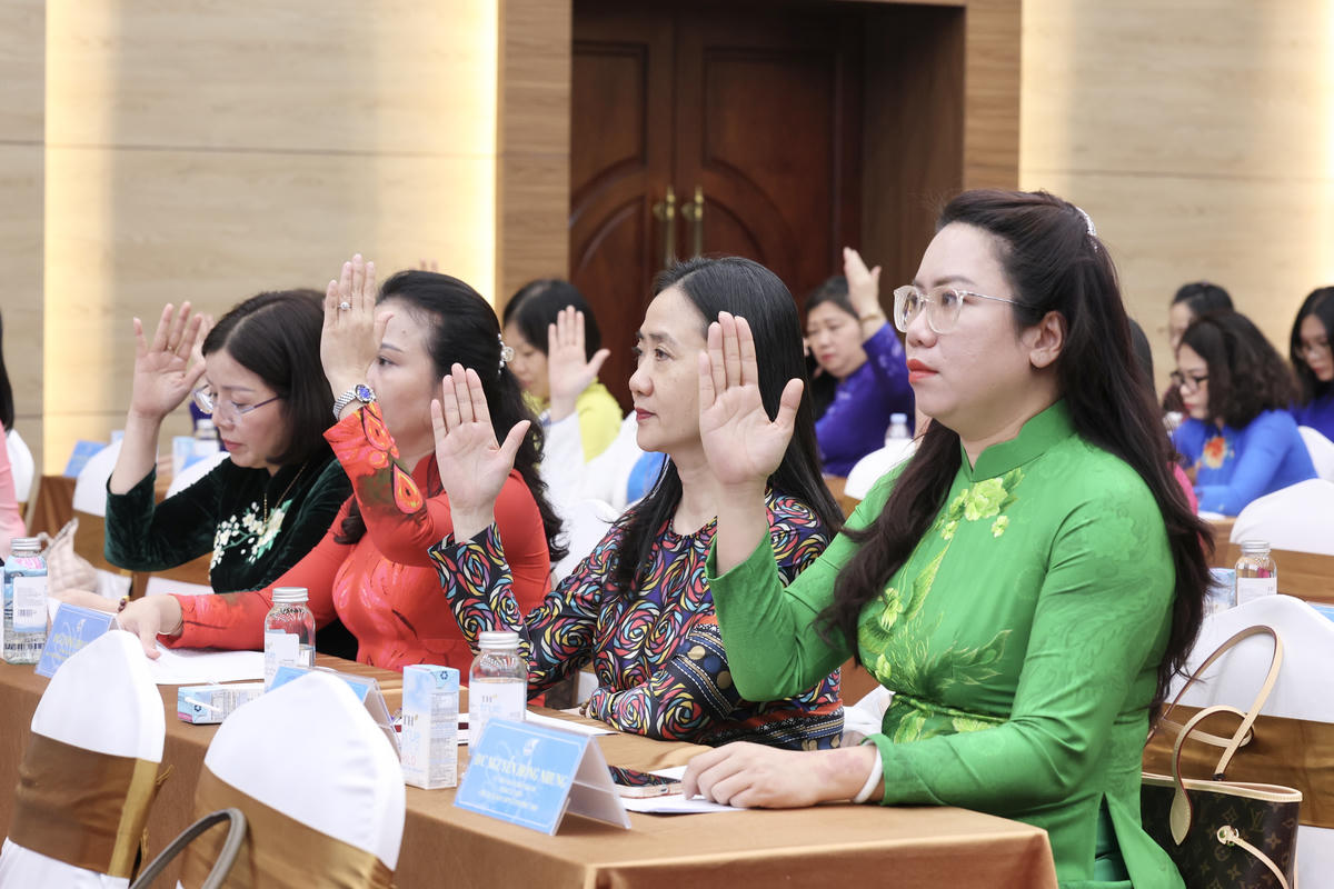 Các đai biểu biểu quyết.