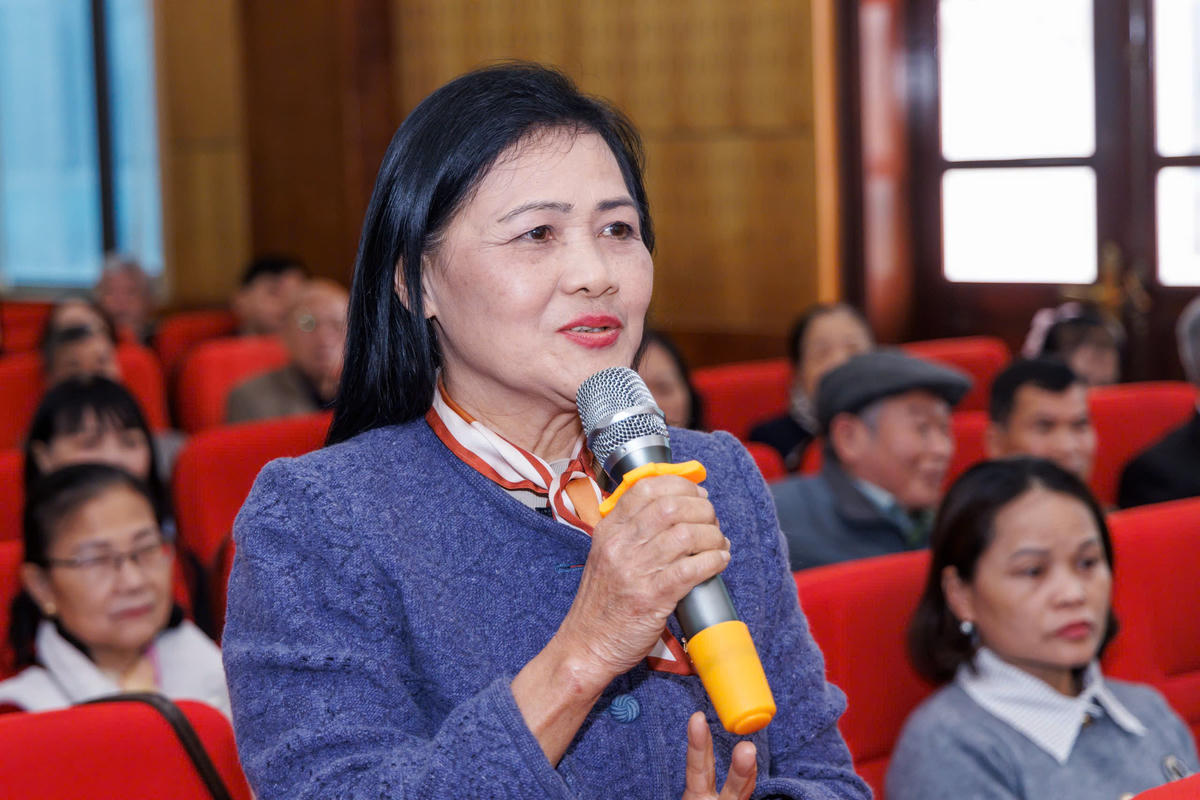 Bà Huyền Sâm, cử tri tổ dân phố số 10, phường Hòa Bình.&nbsp; Ảnh: Quang Vinh