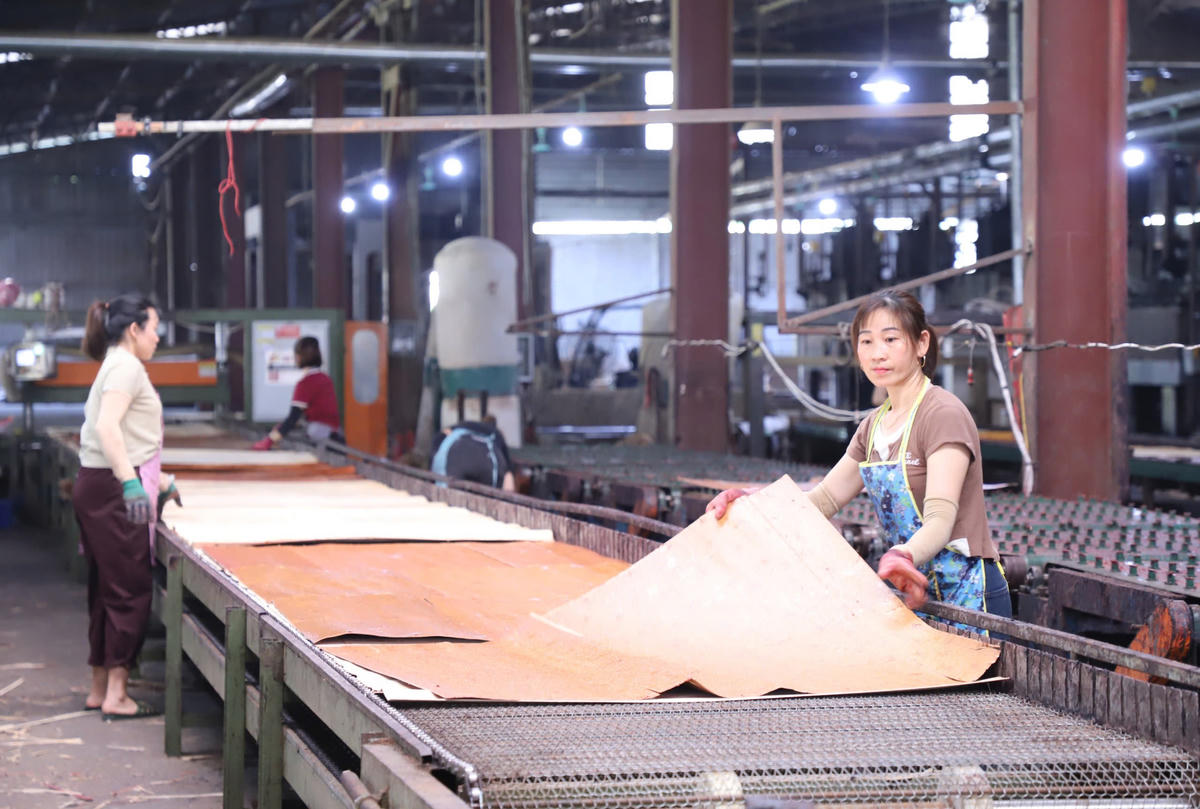 Dây chuyền sản xuất tại Công ty Thái Hoàng vận hành liên tục phục vụ thị trường trong và ngoài nước.