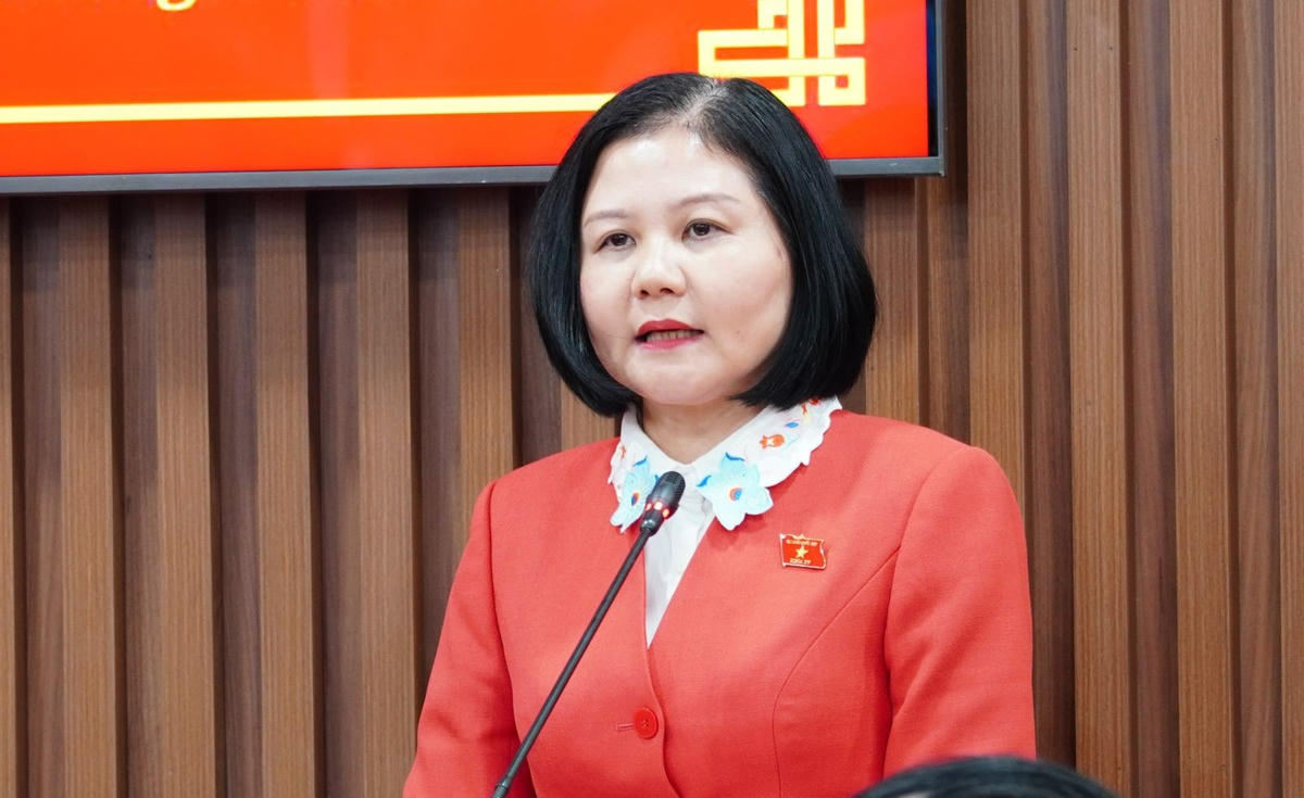 Ủy viên là đại biểu Quốc hội hoạt động chuyên trách tại Ủy ban Quốc phòng, An ninh và Đối ngoại của Quốc hội Trần Thị Hồng An trình bày chương trình hành động. Ảnh: CV.