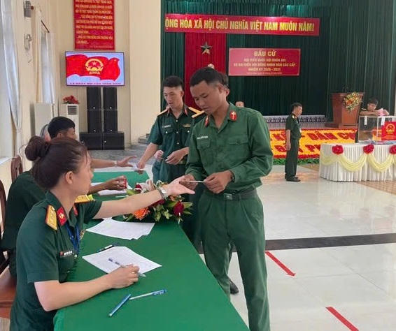 Tổ chức bầu cử sớm đơn vị Lữ đoàn đặc công nước 5. Ảnh CT
