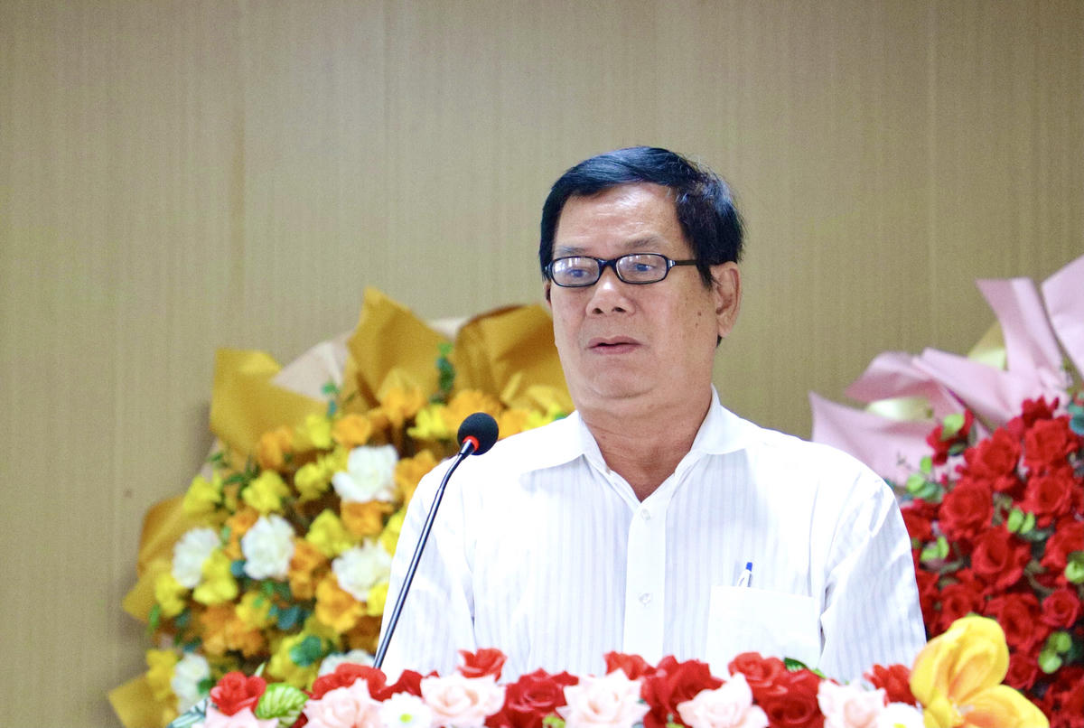 Ứng cử viên Nguyễn Mạnh Hùng phát biểu trước cử tri. (ảnh: N.H)