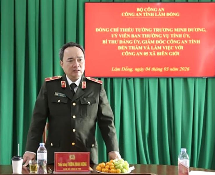 Thiếu tướng Trương Minh Đương, Giám đốc Công an tỉnh Lâm Đồng phát biểu tại buổi kiểm tra. Ảnh CA