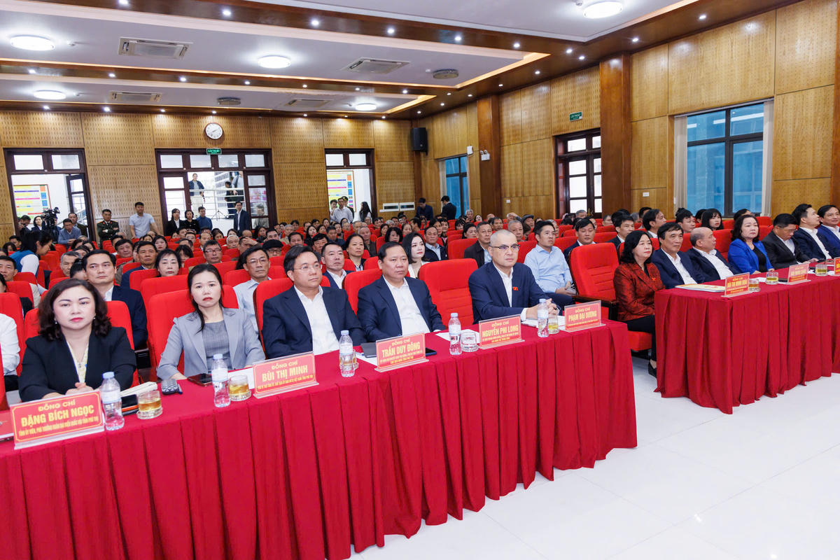  Quang cảnh Hội nghị Tiếp xúc cử tri. Ảnh: Quang Vinh