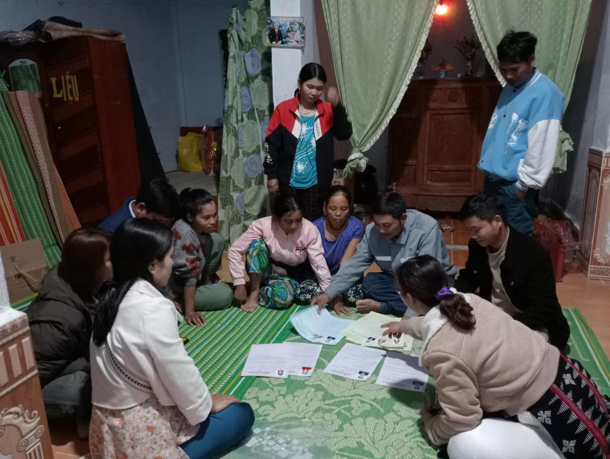 Công tác tuyên truyền về ngày bầu cử tại các xã miền núi thành phố Huế được triển khai dưới nhiều hình thức đa dạng và linh hoạt. Ảnh: N.Q.