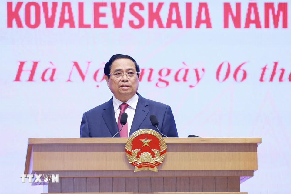 Thủ tướng Phạm Minh Chính phát biểu tại buổi gặp mặt đại diện nữ lãnh đạo, quản lý các cơ quan trung ương và trao Giải thưởng Kovalevskaia năm 2025. (Ảnh: Dương Giang/TTXVN).