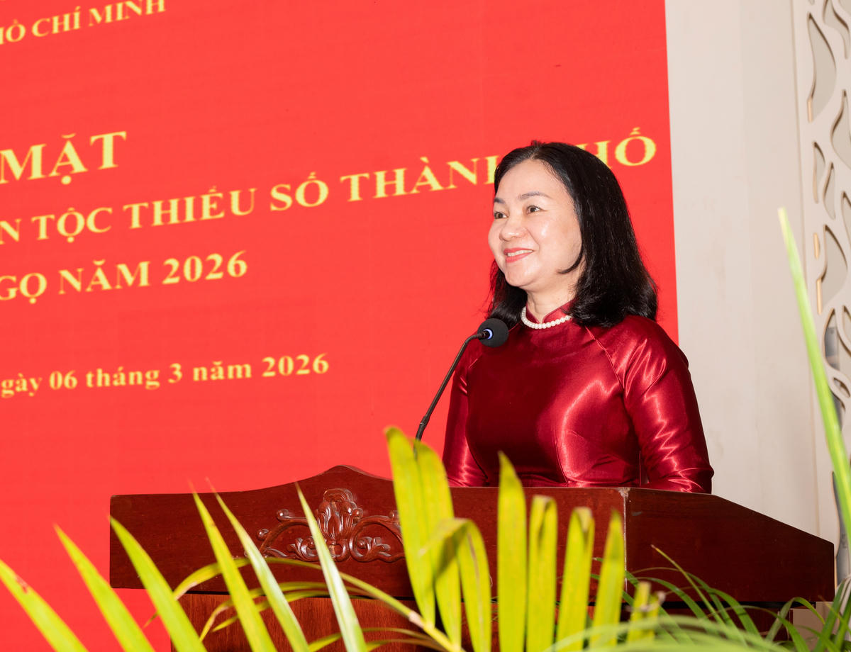 Bà Trương Thị Bích Hạnh phát biểu tại chương trình họp mặt. Ảnh: Q.Đ.