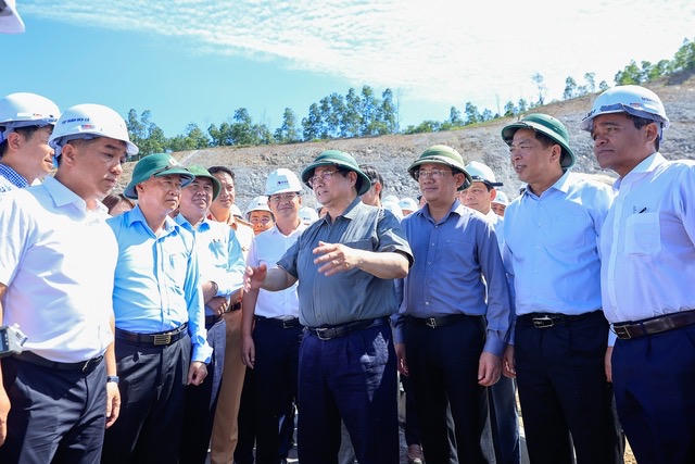 Thủ tướng đôn đốc tiến độ các dự án cao tốc, sân bay tại miền Trung