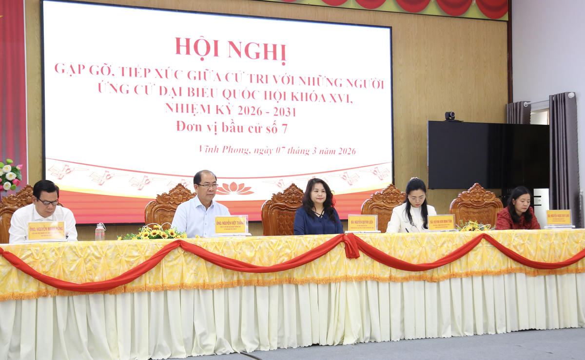 Các&nbsp;ứng cử viên ứng cử Đại biểu Quốc hội khóa XVI, nhiệm kỳ 2026 – 2031, đơn vị bầu cử số 07, tỉnh An Giang tiếp xúc cử tri xã Vĩnh Phong và xã Vĩnh Thuận. (ảnh: Thanh Tiến)