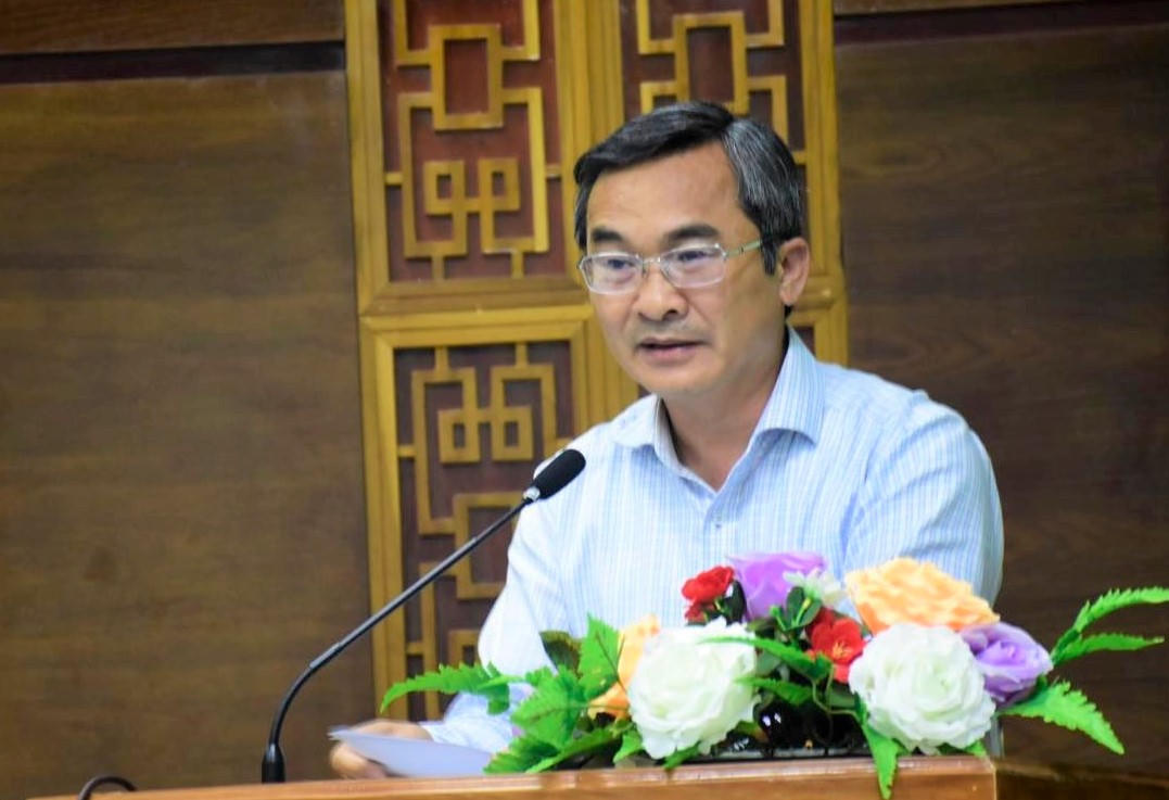 Ông Nguyễn Phi Hùng, Phó Chủ tịch Thường trực Ủy ban MTTQ Việt Nam TP Đà Nẵng trình bày chương trình hành động. Ảnh: Chí Đại.