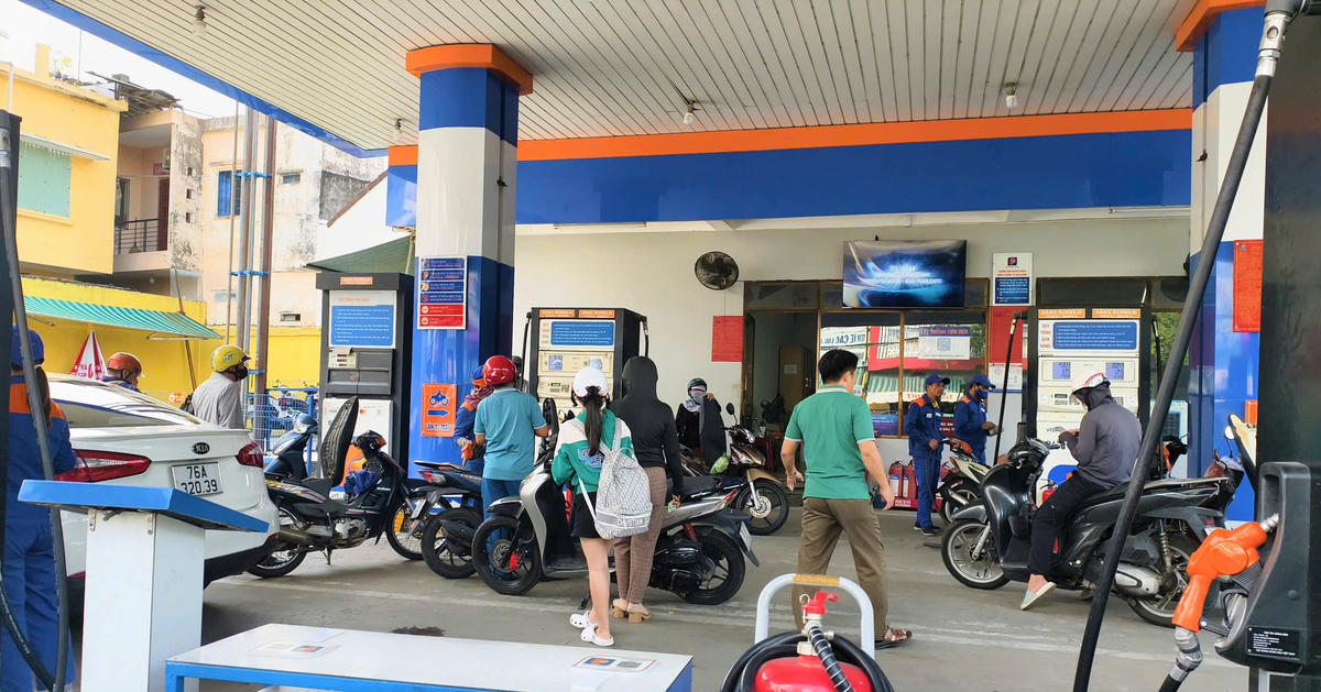 Một cửa hàng xăng dầu. Ảnh: CV.